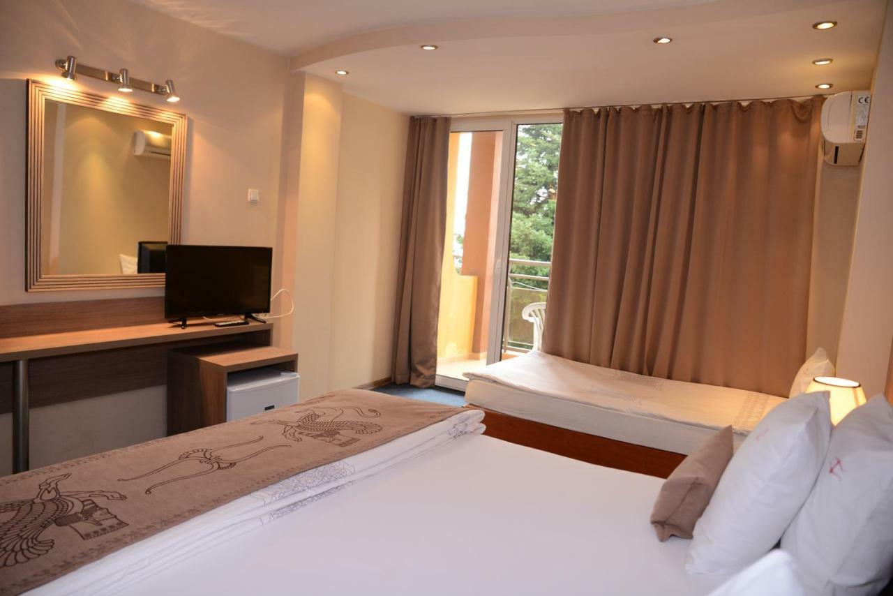 Bona Vita Hotel Golden Sands Ngoại thất bức ảnh