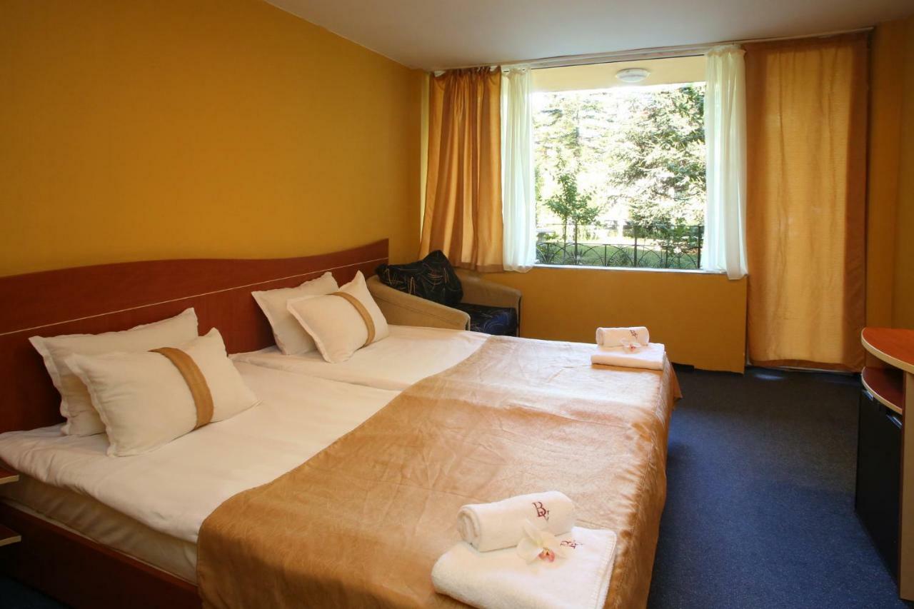 Bona Vita Hotel Golden Sands Ngoại thất bức ảnh